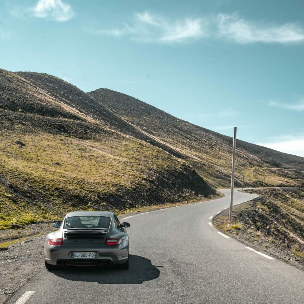 col de la bonette porche 997 GTS